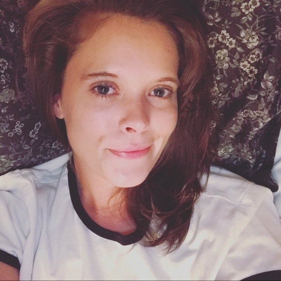 Meet your Posher, Brit - Picture 4 of 5